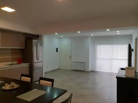 DEPARTAMENTO 3 AMBIENTES CON PATIO PRIVADO Y BALCON