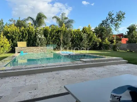 Casa  en Venta en Santa Guadalupe, Pilar del Este, Pilar