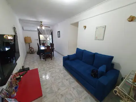 Hermoso Depto 5 Ambientes C/ Balcón Al Frente en 2° Piso P/ Escalera. 2 Baños. Cocina y lavadero independientes. "Apto Crédito"