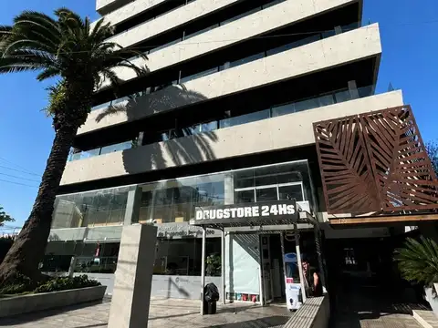Alquiler Monoambiente amplio con Gran Patio - Ituzaingo
