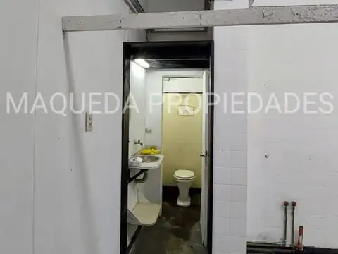 Local 25 M2 Sobre Av. Eva Peron DISPONIBLE PARA SETIEMBRE