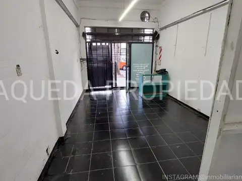 Local en Alquiler en Parque Avellaneda, $ 600.000