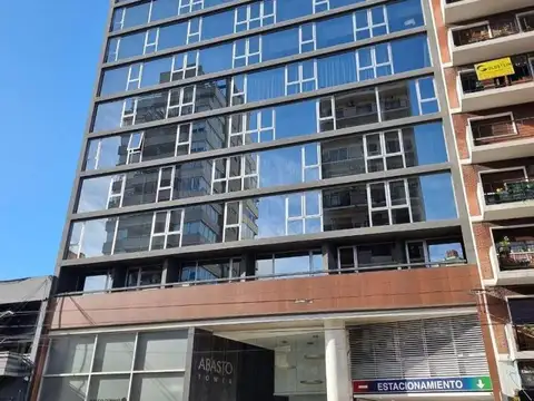 Oficina alquiler 380 m2 Abasto Nueva 22 m de frente vidriado
