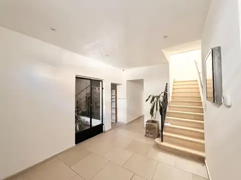 Excelente Casa nueva  de  5 ambientes en Villa Crespo