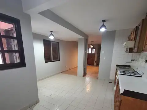 Depto Tipo Casa en Alquiler de 3 ambientes