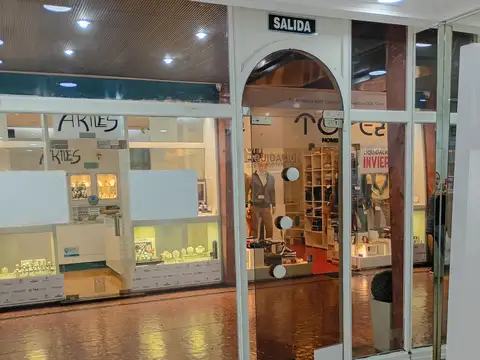 LOCAL PASILLO CENTRAL