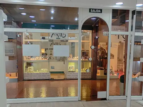 Local en Alquiler 65 años