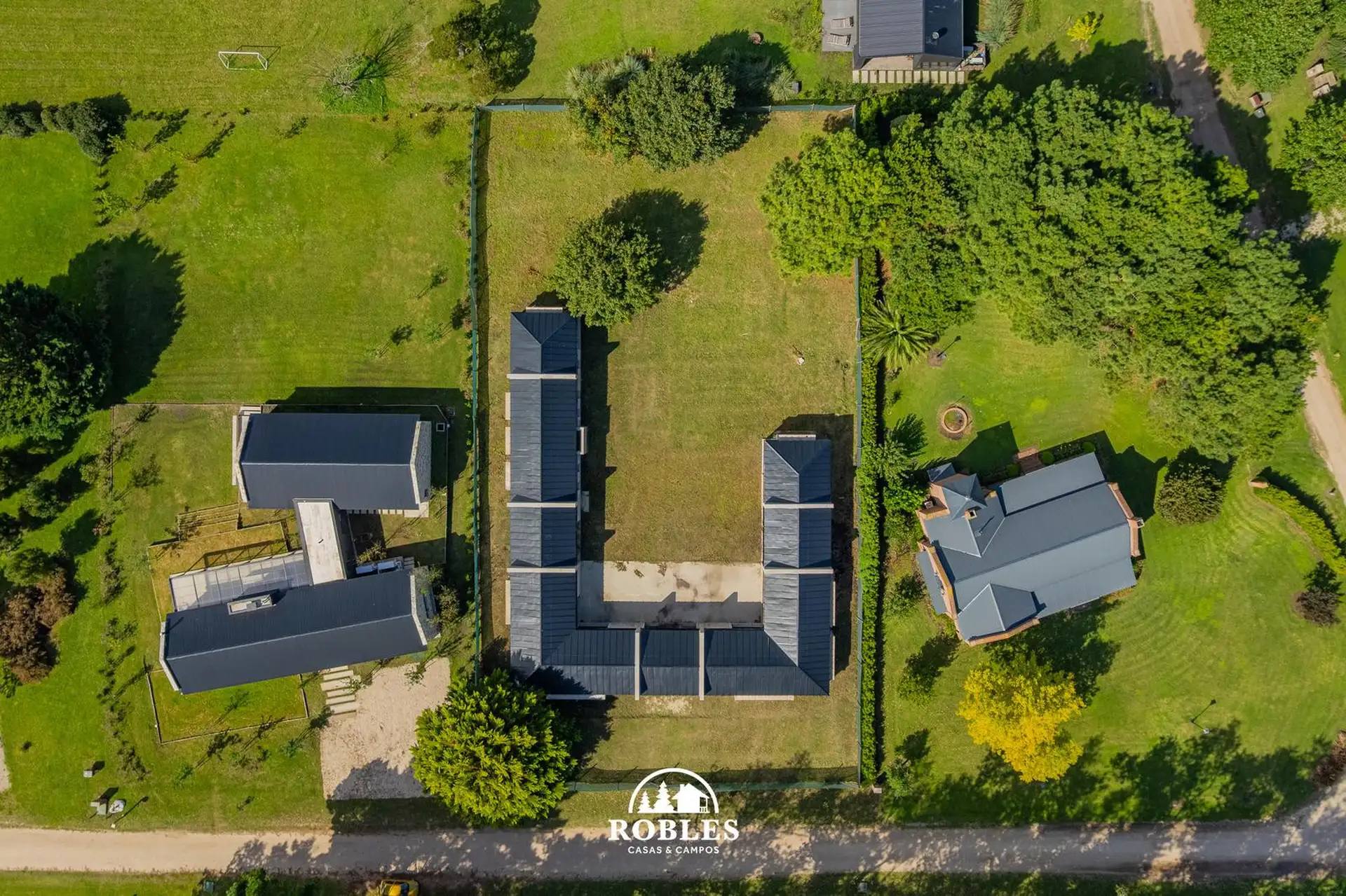 Casa estilo moderno en el exclusivo barrio privado Marayui
