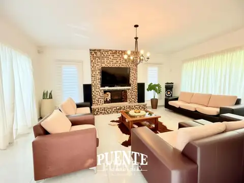 Casa 5 ambientes con 3 baños