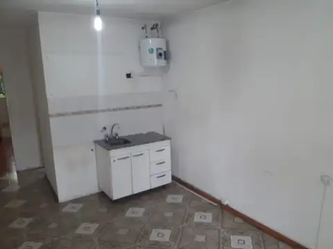 Depto Tipo Casa 2 ambientes con 1 baño