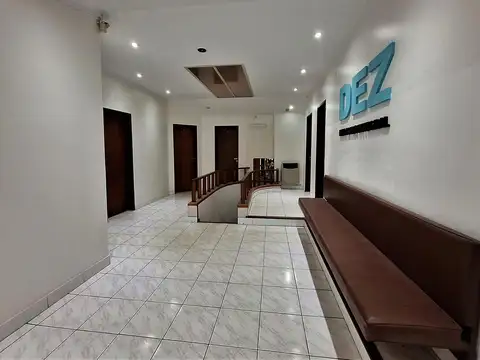Oficina en Venta con 2 cocheras