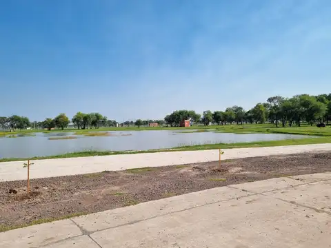 Terreno sobre asfalto en Barrio Parque y Golf, LA BRAVA!