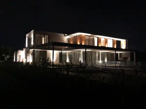 Casa en Alquiler al Norte