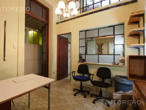 PH 4/5 ambientes al frente con entradas independientes. Sin expensas. Almagro