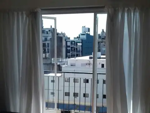 Pringles 800, Piso 7