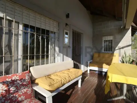 Venta Casa 5 ambientes en Islas Delta de Tigre, Rio Sarmiento 90. 1era seccion .