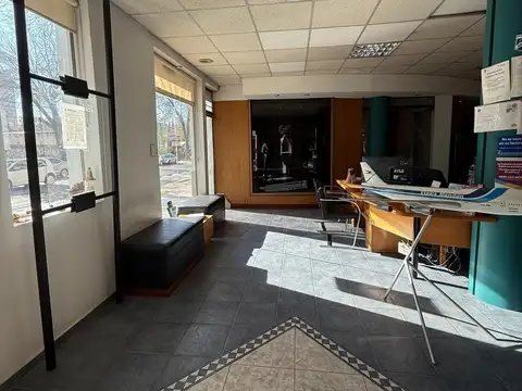 OPENHOUSE alquila oficina completamente equipada en excelente ubicación