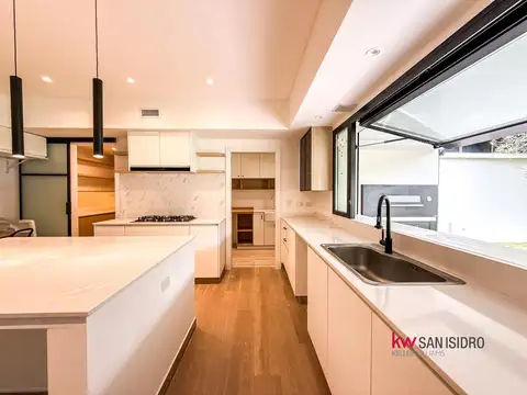 Casa en venta, 3 dormitorios en Mart.-Libert./Rio, a estrenar, con pileta