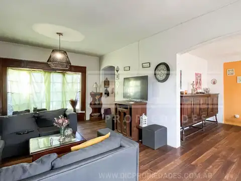 Casa en Venta con 3 cocheras