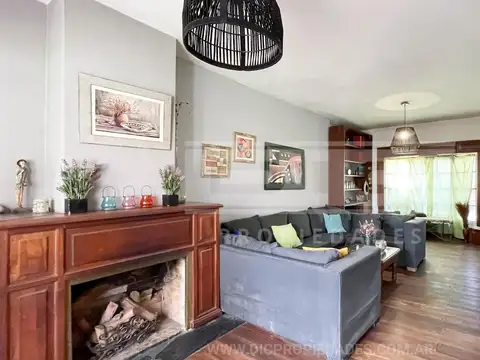 Casa 7 ambientes con 4 baños