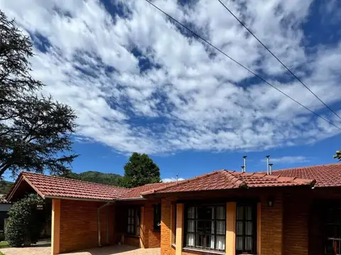 VENDE CASA EN SANTA ROSA DE CALAMUCHITA