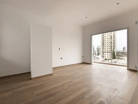57 y 100, Piso 1