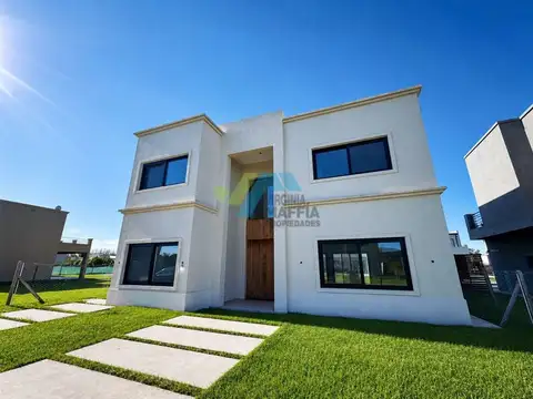 Casa en dos plantas en lote interno con amarra - VILA MARINA II Villanueva