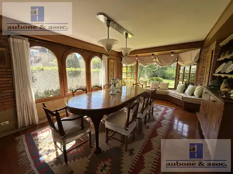 Casa en Venta con 5 cocheras