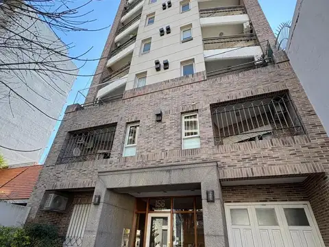 Departamento 2 ambientes semipiso con baulera, Banfield Este