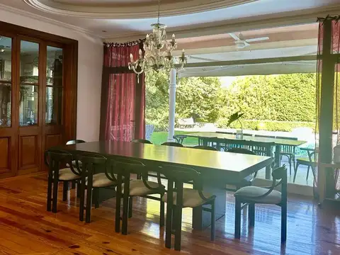 Casa 6 ambientes con 4 baños