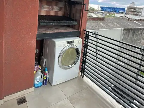 VENTA - MONOAMBIENTE CON BALCÓN Y PARRILLA PROPIA - RAMÓN FALCÓN