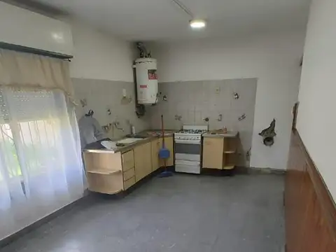 Casa 4 ambientes con 1 baño