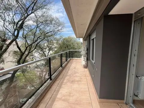 VENTA DEPTO 4 AMB BALCÓN Y COCHERA EN CABALLITO