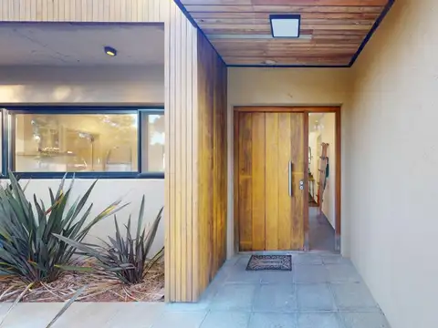 Casa 4 ambientes con 3 baños