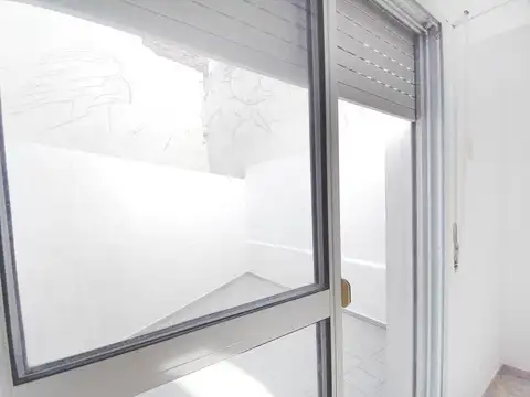 Departamento con patio en alquiler en Luis Agote