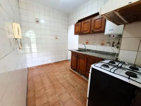 ALQUILER 3 AMB CON BALCON MUCHA LUZ Y ESP COCHERA