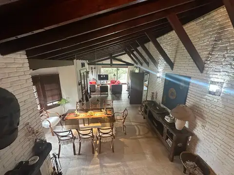 Casa en Alquiler Temporal con 3 cocheras