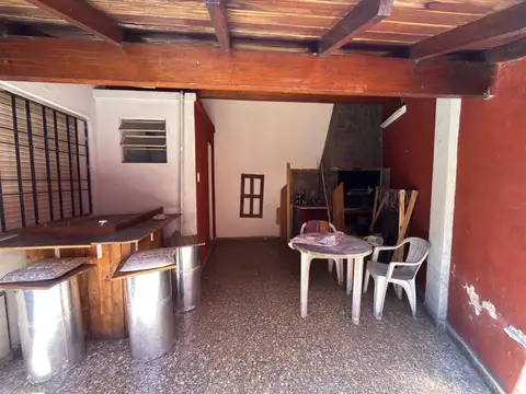 Casa en Alquiler con 1 cochera
