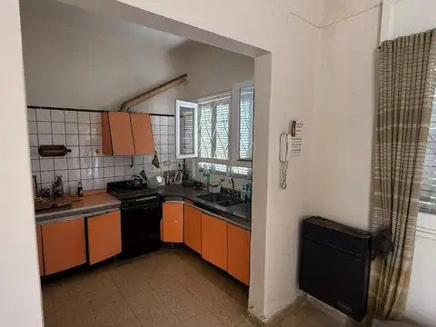 Casa 6 ambientes con 3 baños