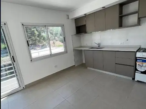 Dante Alighieri 2900, Piso 1