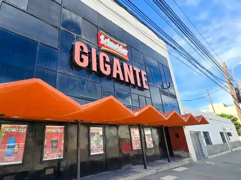 LOCAL 1800M2 MAS FONDO DE COMERCIO 