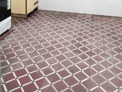 Casa 6 ambientes con 2 baños