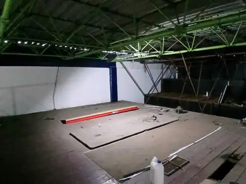 Galpón en Alquiler: 356m² con Oficinas en Av. Octavio Pinto 3181 - Ubicación Estratégica
