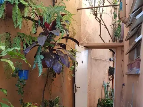 Joaquin V.Gonzalez 1800