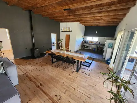 Casa en Venta con 3 cocheras
