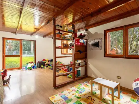 Casa 5 ambientes con 2 baños