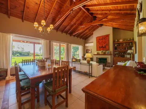 Casa en Alquiler en Pilar, USD 2.500