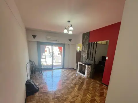 Departamento 2 ambientes y medio con balcon muy luminoso