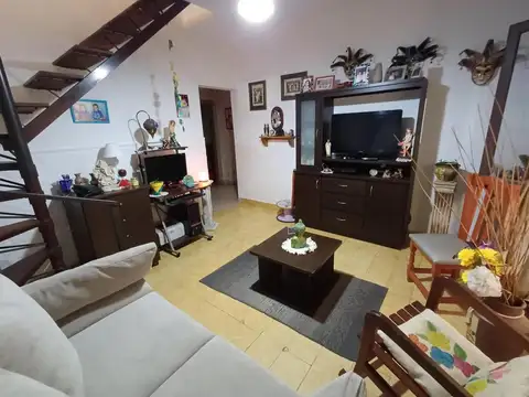 Depto Tipo Casa en Venta de 4 dormitorios