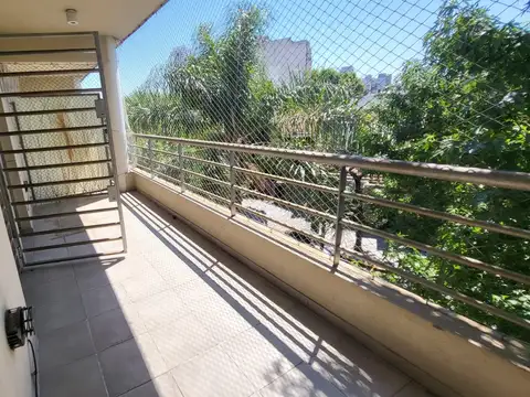Departamento en alquiler 3 amb al frente con cochera fija en Caballito